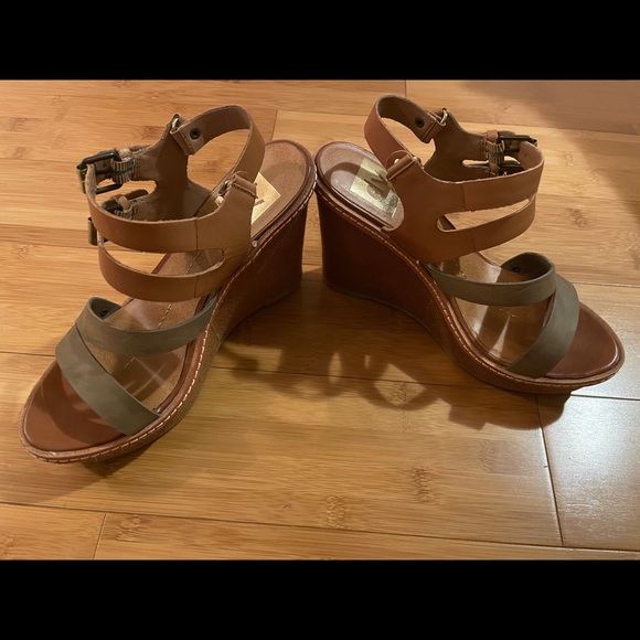 Dolce Vita Jobin Wedge Sandal - Picture 3 of 10